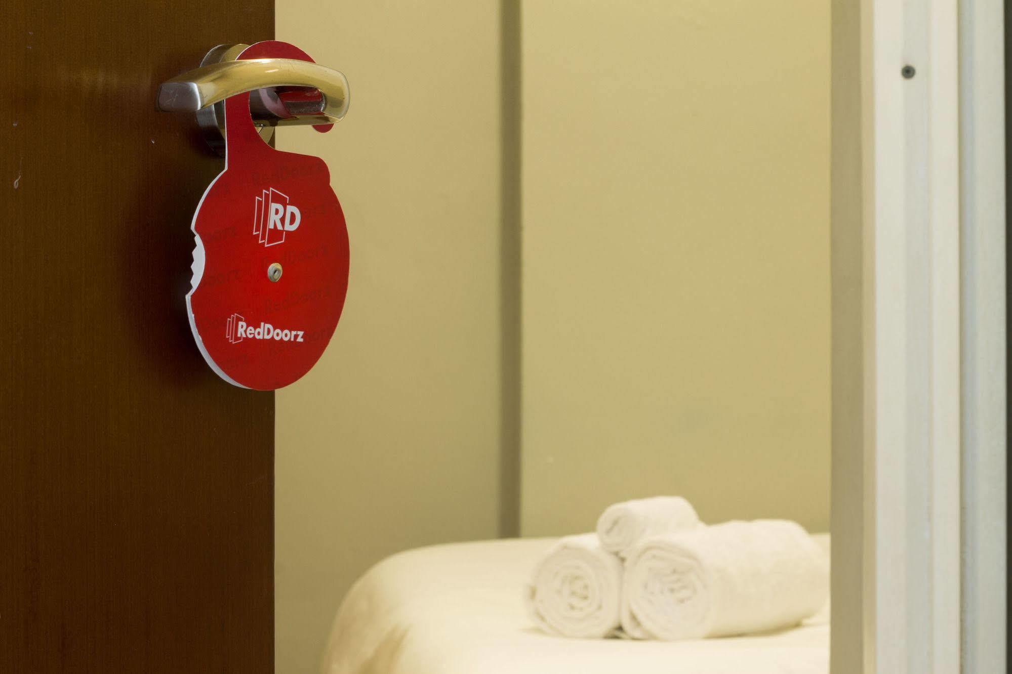 Reddoorz Near Pantai Jerman 호텔 꾸따 외부 사진