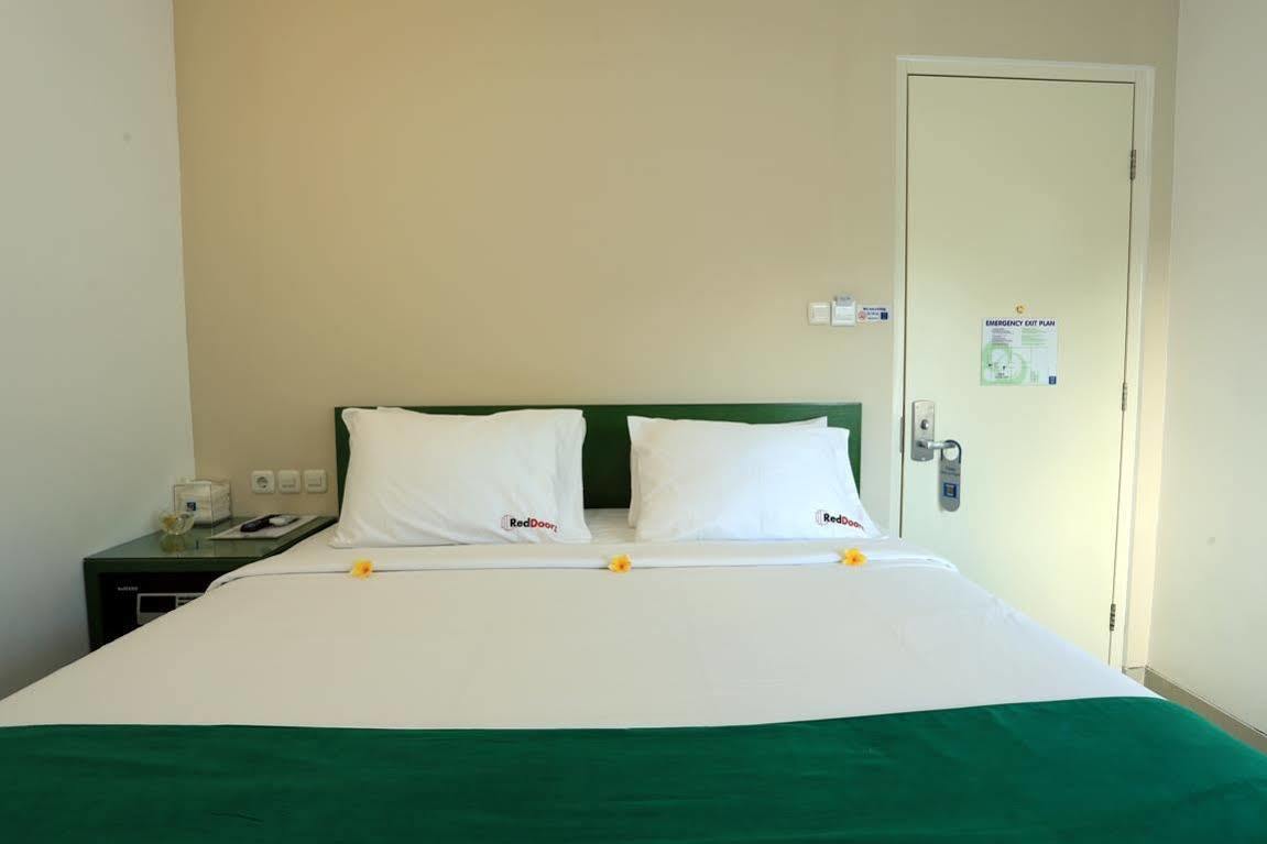 Reddoorz Near Pantai Jerman 호텔 꾸따 외부 사진